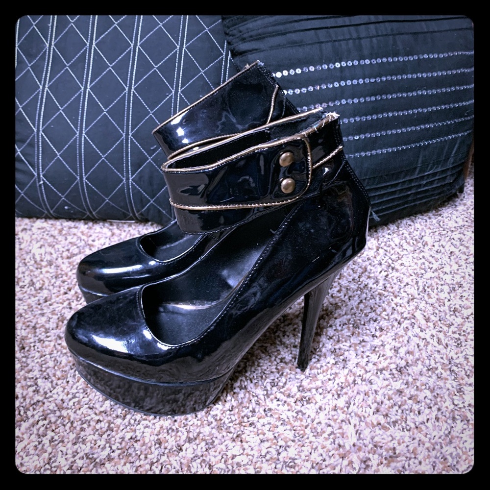 Size 9 Charlotte Russo high heels stiletto black